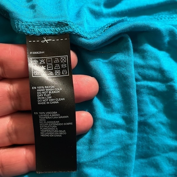 Forever 21 maxi sleeveless dress with slit in front.  Color is turquoise. - Picture 5 of 5